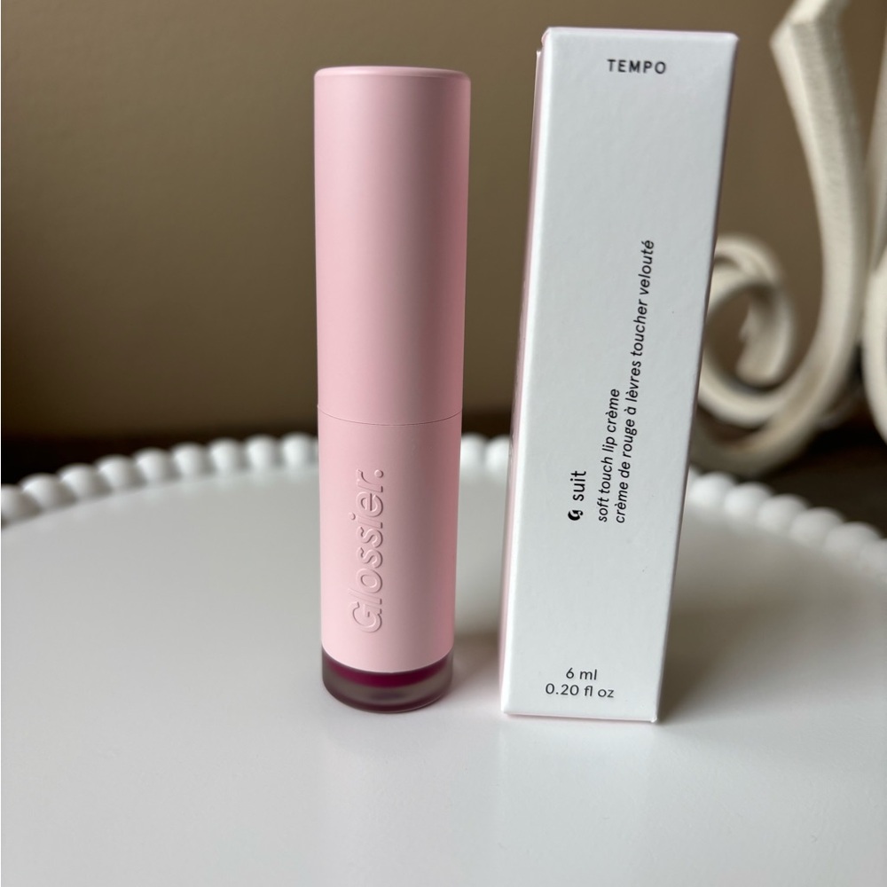 Glossier G Suit Soft Touch Lip Crème